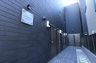 東京都新宿区納戸町【マンション】の外観