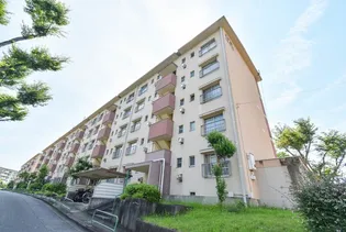 UR岩成台【3階】の外観