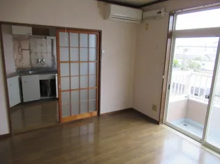 シャルム埣寺【1階】の居間