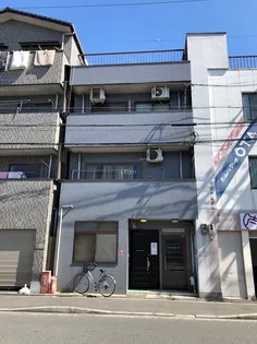 STEP RIGHT UP【2階】の外観