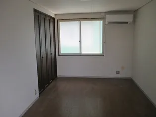 エステートアイ【2階】の居間