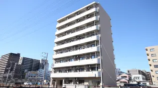 サンヒルズ五番館【1階】の外観