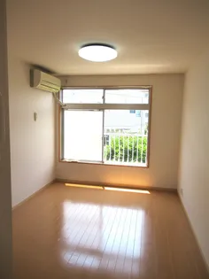 第2八幡山マンション【3階】の居間