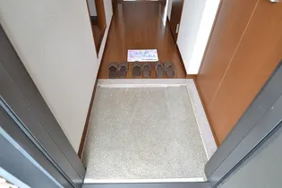 ミラベルガーデン【3階】の玄関