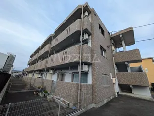 ラ・グリシンヌ【3階】の外観