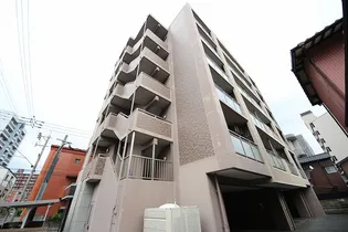 フリーエントUT【2階】の外観