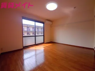 フェアリーランド A棟【1階】の居間