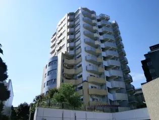 コラム神泉【2階】の外観