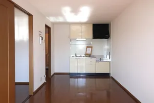 サニーハウス上今井 B【2階】の居間