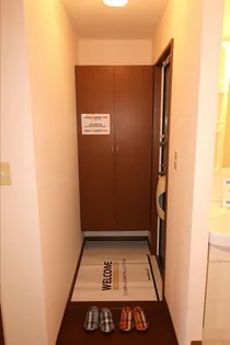 サニーハウス上今井 B【2階】の玄関