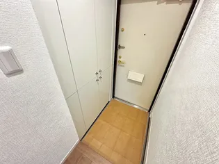 シャトレ代官山【6階】の玄関