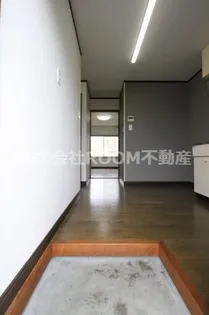 ファミリーハウスSS【2階】の玄関