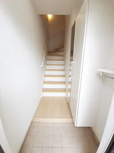 クレス川内【2階】の玄関