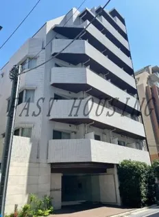 東京都新宿区西五軒町【マンション】の外観