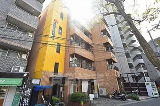 キャロル江坂【3階】の外観
