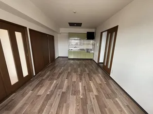 グランドゥール【4階】の居間