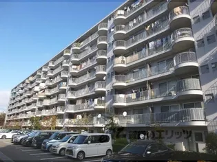 山科音羽マンションA棟【2階】の外観
