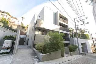 エクセルシオール目黒青葉台【1階】の外観