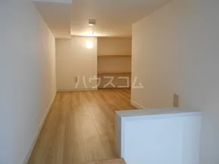 シャ・ノワール【1階】の居間