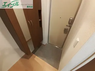 スタブリテラス大山田【1階】の玄関