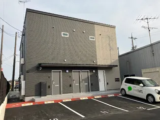 More and More【1階】の外観