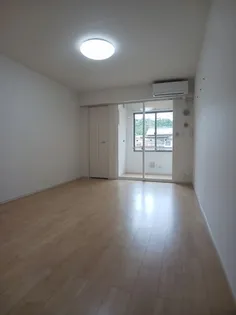 ガーデン【1階】の居間