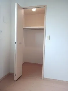 アミーチ V【2階】の内装