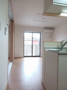 アミーチ V【2階】の居間