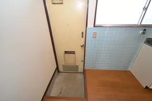 コーポ米原B【1階】の玄関