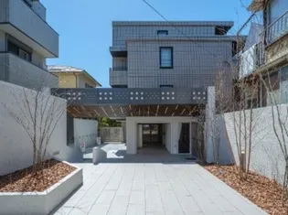 ユーレジデンス高円寺【1階】の外観