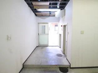 親和ハウス甲南【1階】の玄関