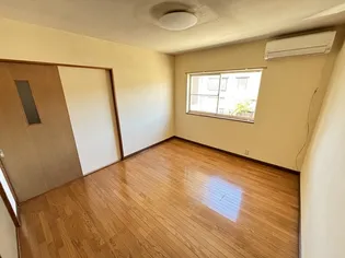 シャレー加賀【2階】の居間