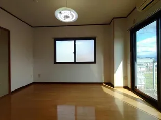 コーポリバーサイドIII【3階】の居間