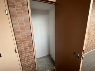 パークサイド上杉公園【1階】の内装