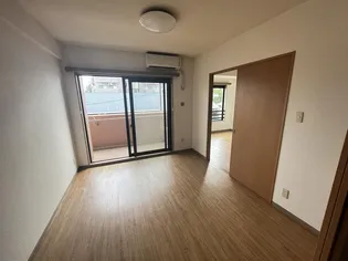 パークサイド上杉公園【1階】の居間