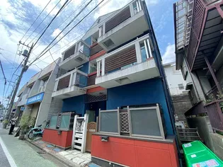 シャトン大倉山の外観