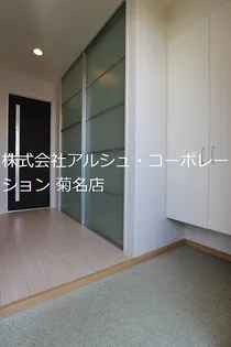 シダーハイム【2階】の玄関