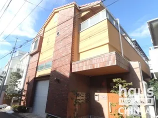 ルーブル六番館【1階】の外観