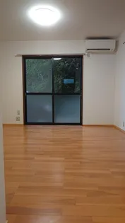 メゾンソレイユ【1階】の居間