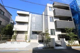 シャーメゾン 時間の翼【2階】の外観