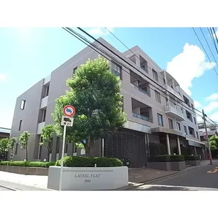 ローレルフラット【3階】の外観