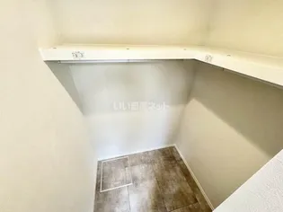 プレメゾーンいとうC【1階】の内装