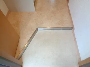 プレステージ立川【8階】の玄関