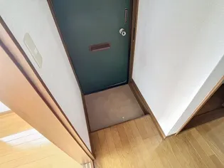 コーポさとうB【1階】の玄関