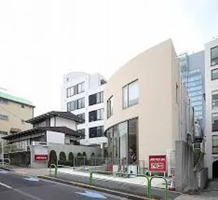 東京都港区南青山3【マンション】の外観
