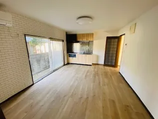 サンシャイン西福原【2階】の居間