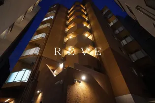 ヴィアーレ四谷【3階】の外観