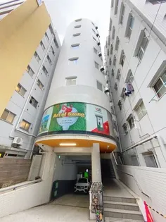 ロイヤル石川町【2階】の外観