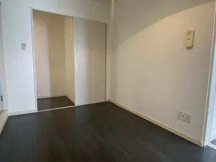 プティコルネ【4階】の内装