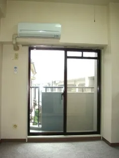 ベルシェ船橋ラマージュ【2階】の居間